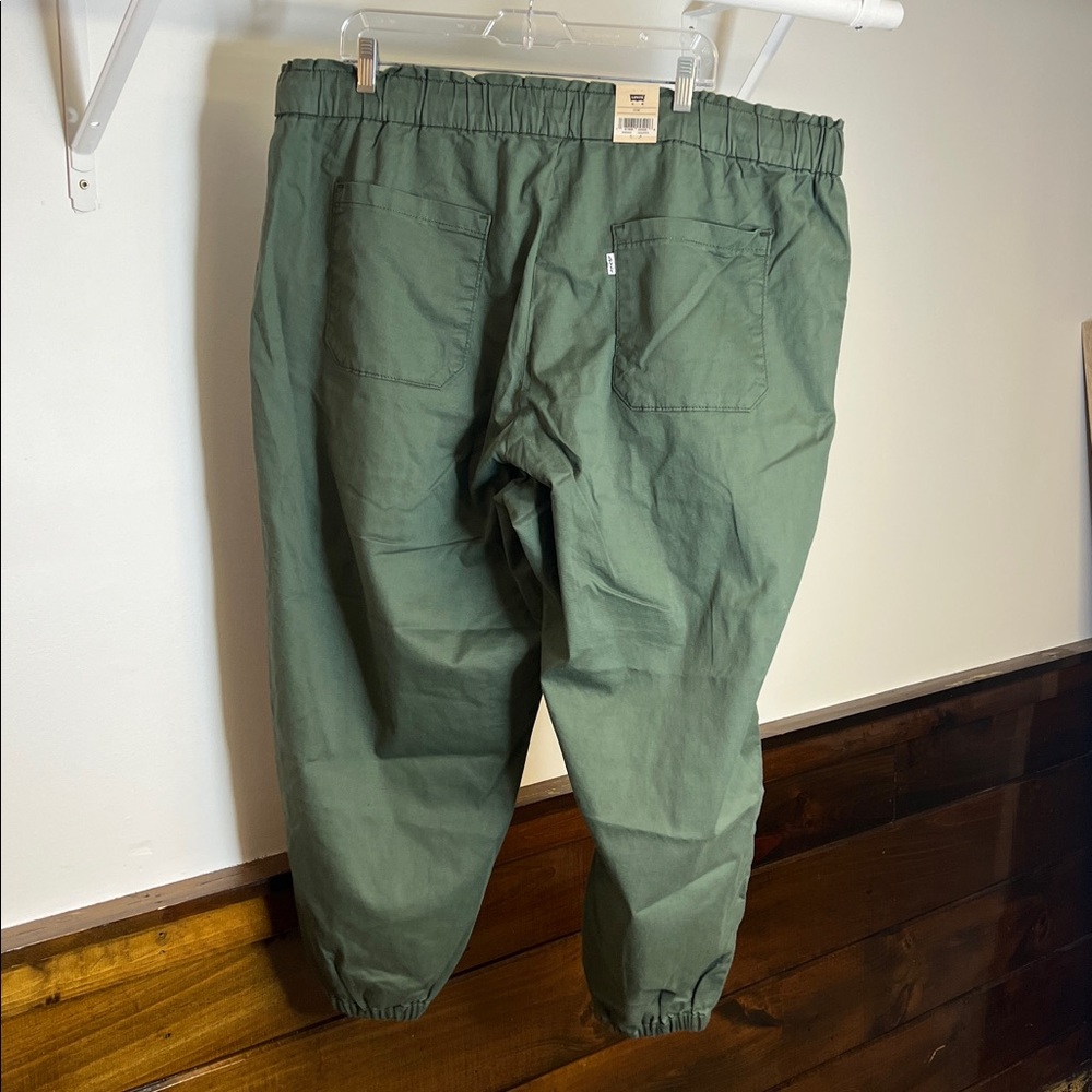 NWT Levi’s Ankle Length Green Khaki Jogger Pants w/ Elastic Waist- 20W - Picture 2 of 11